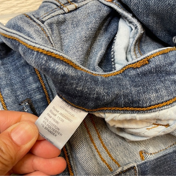 Judy Blue JB82525MD Relaxed Fit Distressed Patch Stretch Jeans Womens Size 11/30 - Picture 8 of 15